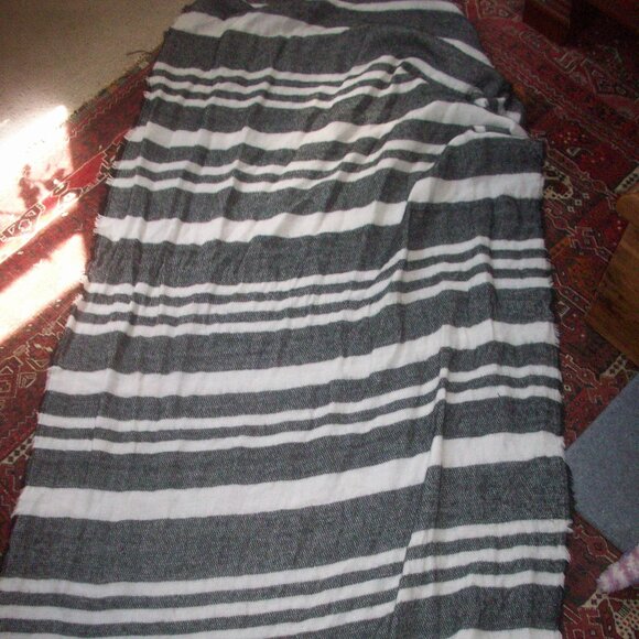 Women’s Striped Blanket Scarf Warm Winter Light Fringe Shawl Wrap Acrylic 77x39" - Picture 2 of 5